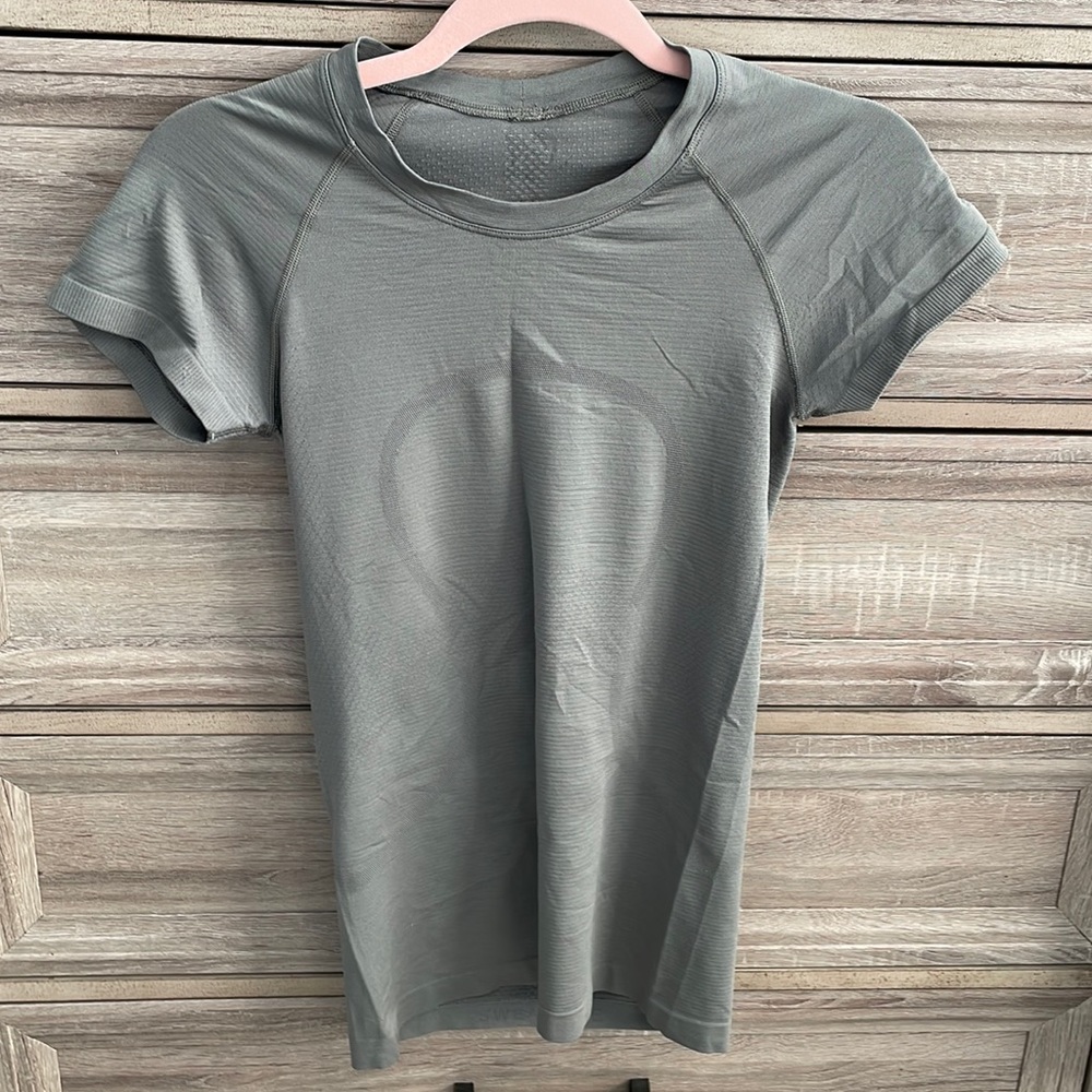 Lululemon Swiftly Tech Short Sleeve Top